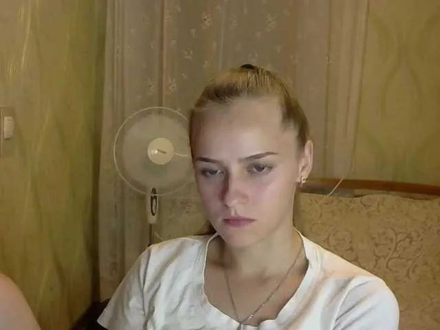 Live sex webcam photo for RosaliaLove #268690979