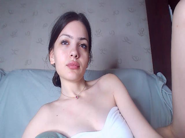 Live sex webcam photo for Snow_Whiteee #268686477