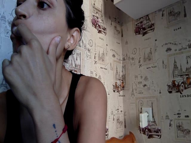 Live sex webcam photo for JolyBoss #268681950