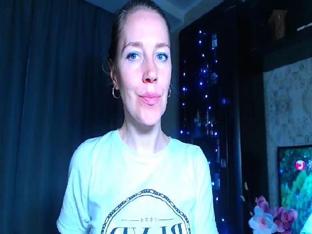 Live sex webcam photo for Oly_nice_ #268694855