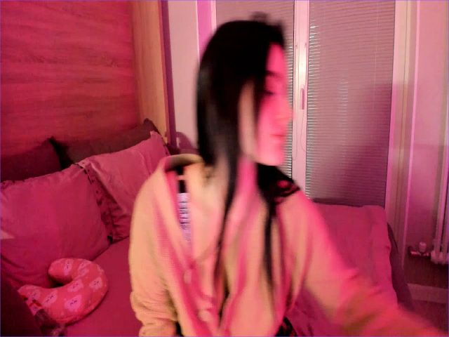 Live sex webcam photo for Annett19 #268694655