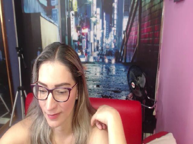 Live sex webcam photo for Jenifer_b #268688107