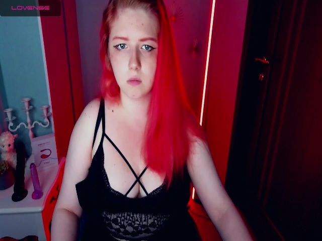 Live sex webcam photo for TinkerrBelll #268679683