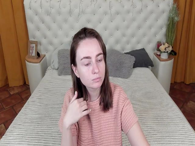 Live sex webcam photo for MissTianaa #268679648