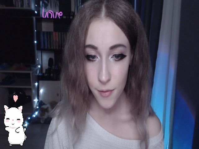 Live sex webcam photo for Your_Ellie #268687522
