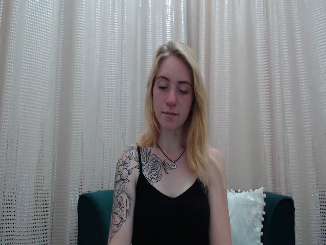 Live sex webcam photo for RedBerryy #268682514