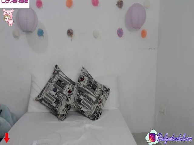 Live sex webcam photo for Em_aa #268678083