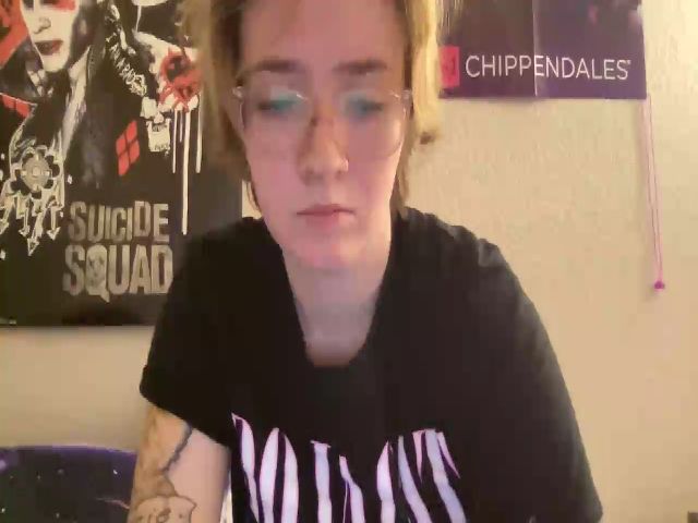 Live sex webcam photo for CandyBurger #268690281