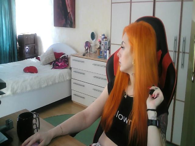 Live sex webcam photo for LuckyStarlet #268682869