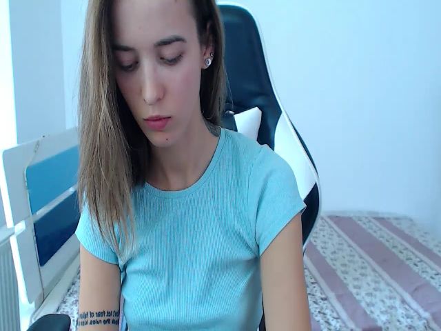 Live sex webcam photo for JuliaDreamsi #268684027