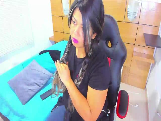 Live sex webcam photo for Kloemss #268686600