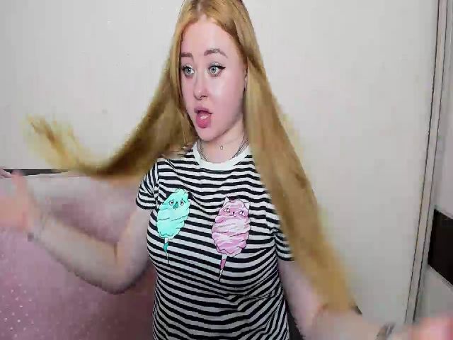 Live sex webcam photo for MissDiaa #268687558