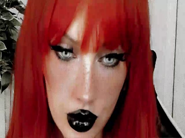 Live sex webcam photo for JuliaWilson #268688547