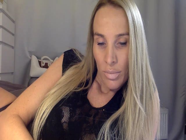 Live sex webcam photo for Princeessa #268693465
