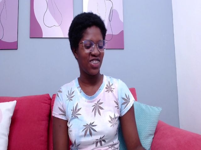 Live sex webcam photo for Connywells #268695342