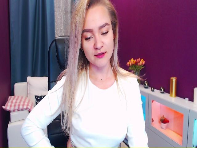 Live sex webcam photo for Kara_Smith #268695021