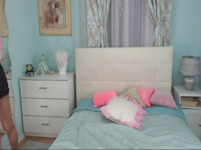 Live sex webcam photo for CherryChristy #268677796