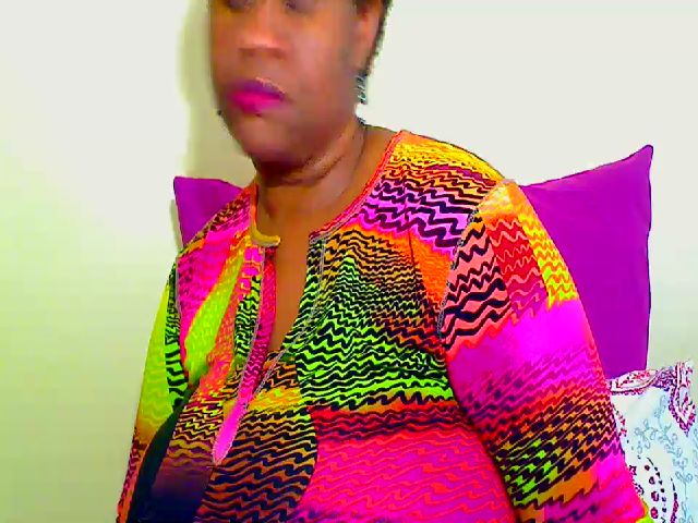 Live sex webcam photo for Hotmelons44 #268688356