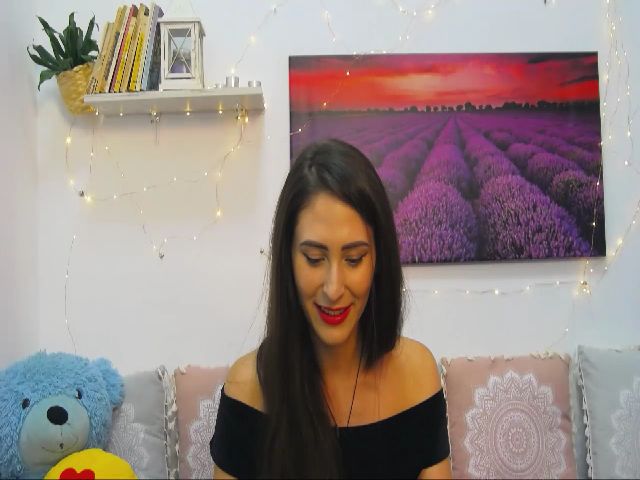 Live sex webcam photo for MaraW #268687597