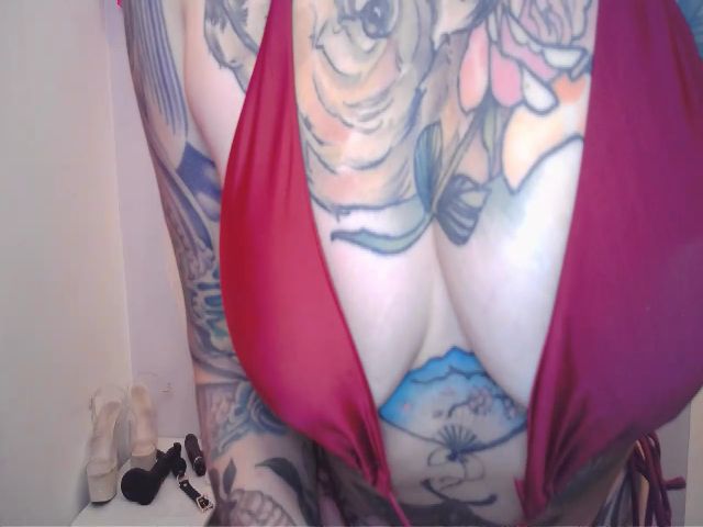 Live sex webcam photo for MissCharliex #268690725