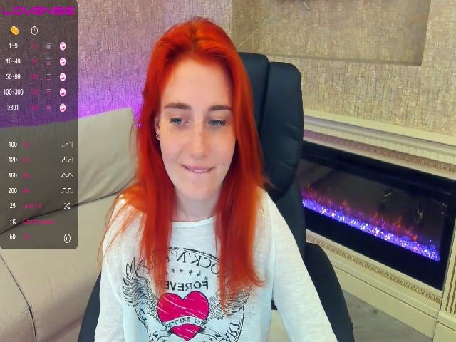 Live sex webcam photo for EmiilyFox #268687494