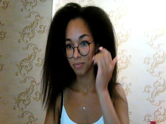 Live sex webcam photo for Carmel_Dee #268677980