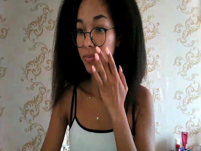 Live sex webcam photo for Carmel_Dee #268684592