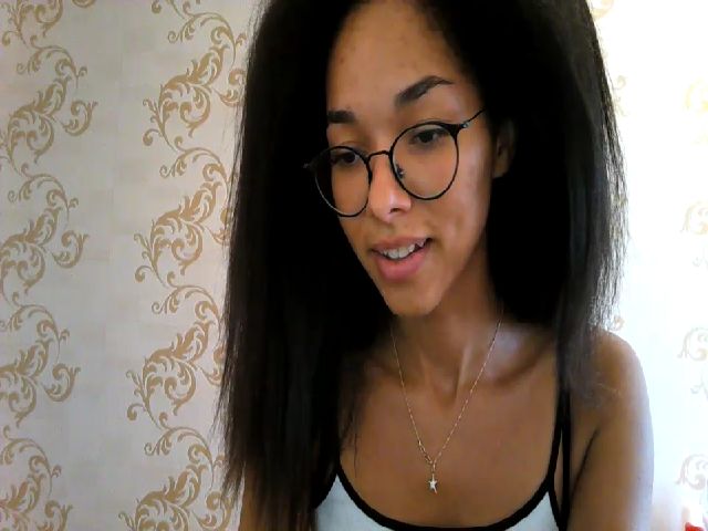 Live sex webcam photo for Carmel_Dee #268686980