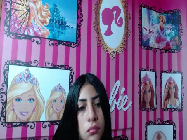 Live sex webcam photo for Naughtty_Doll #268689266
