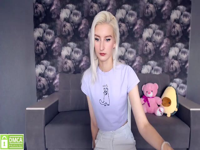 Live sex webcam photo for CharmingRay #268683802