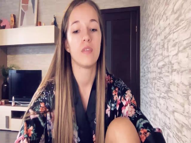 Live sex webcam photo for YourSonya_ #268682733