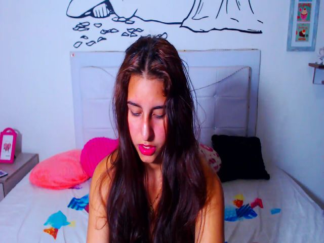 Live sex webcam photo for violeta09 #268676998