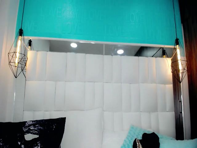 Live sex webcam photo for mariajose_19 #268677236