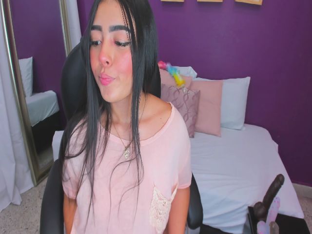 Live sex webcam photo for Shantall_v #268694423