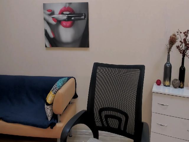 Live sex webcam photo for LoreinKis #268686628