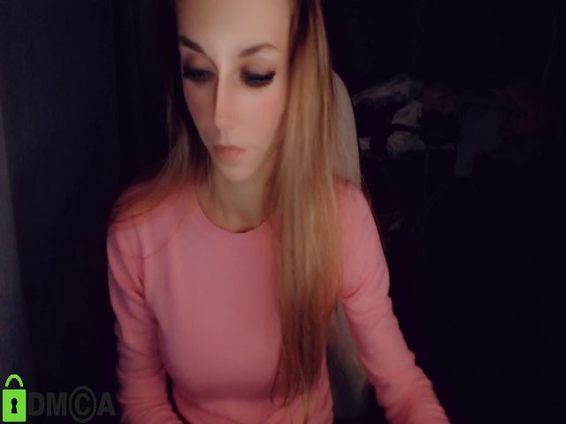 Live sex webcam photo for EmilyyyClark #268695835