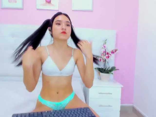 Live sex webcam photo for SussanKing #268685384