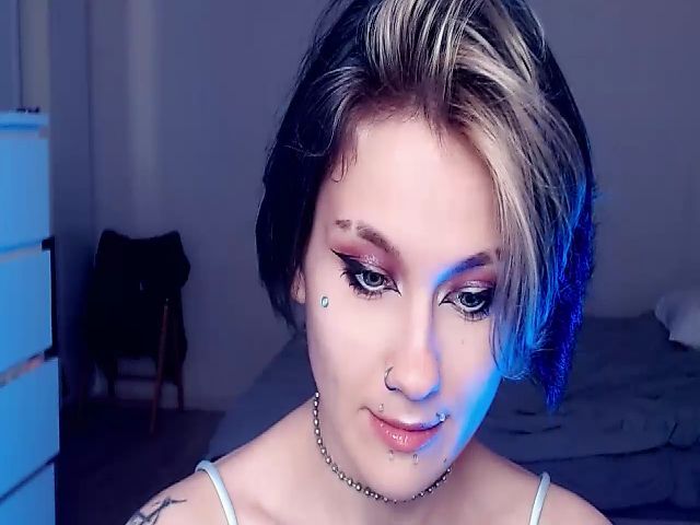 Live sex webcam photo for Hella_Hell #268694853