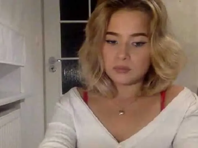 Live sex webcam photo for GraceXhoney #268691715