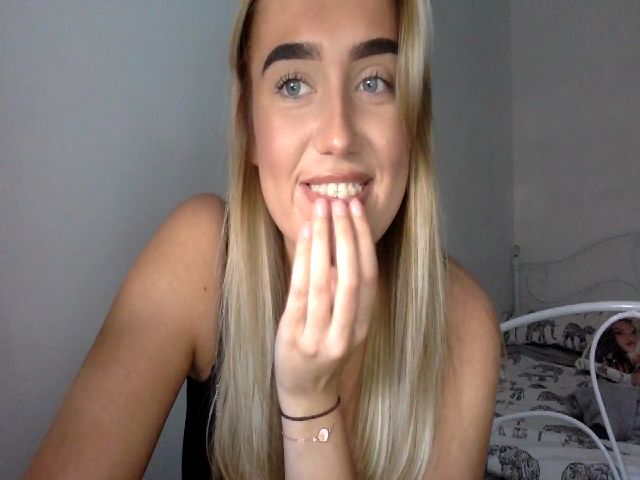 Live sex webcam photo for ElleBloom #268684593