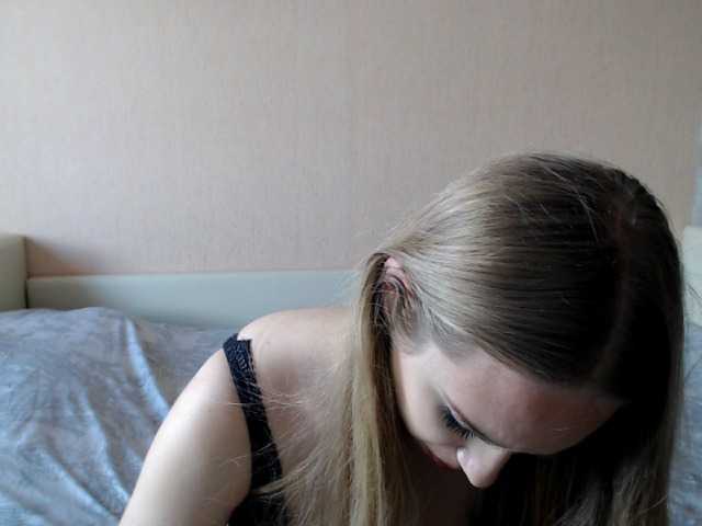 Live sex webcam photo for BlondeAlice #268680366