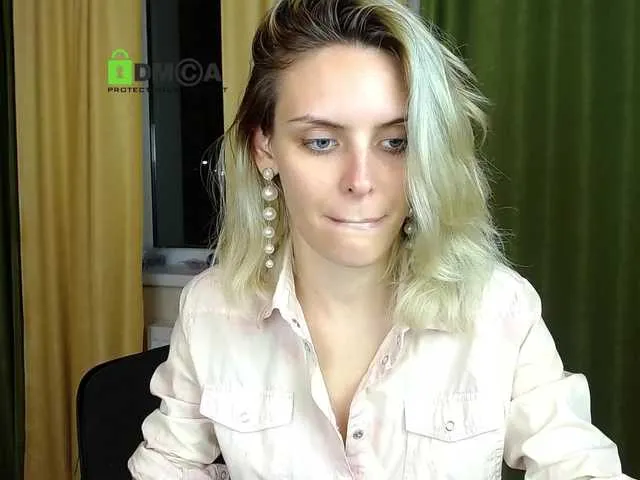 Live sex webcam photo for gloriawoo #268713831