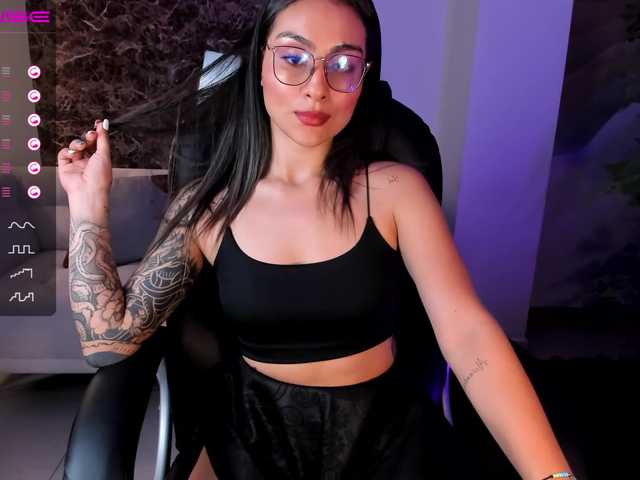 Live sex webcam photo for ValerieAustin #287947226