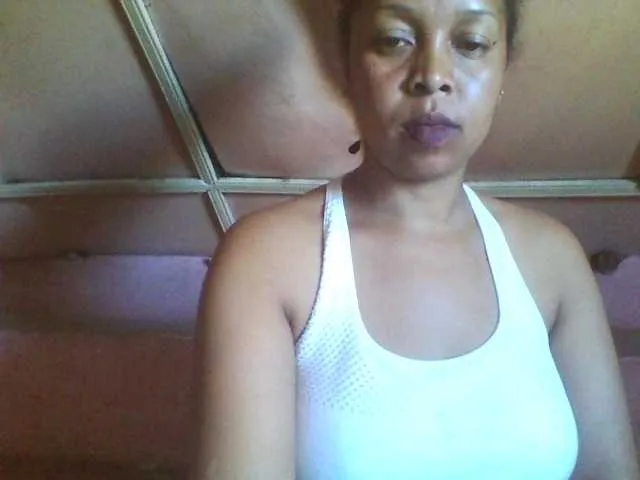 Live sex webcam photo for big-ass-sexy #268708539