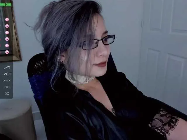 Live sex webcam photo for LilithMystic #268703738