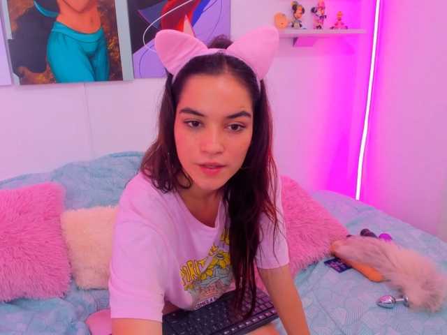 Live sex webcam photo for ScarleetLiz #268698956