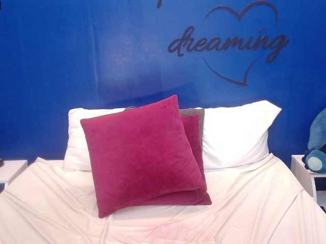 Live sex webcam photo for roxyjordan #268714478