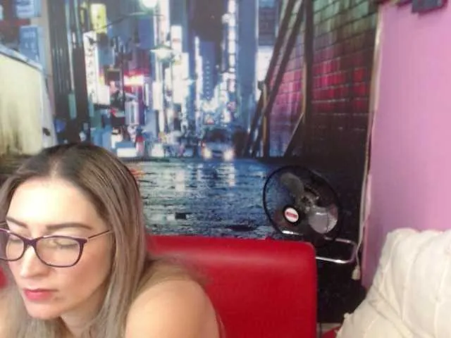 Live sex webcam photo for jeniferblanco #268714343