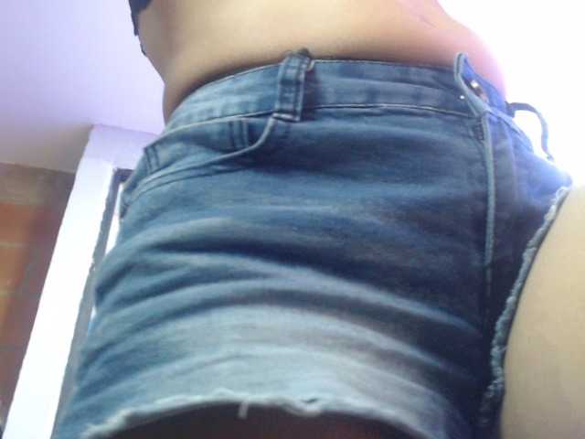 Live sex webcam photo for zoe-barnet #268714780