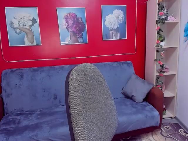 Live sex webcam photo for RebekaVimm #268703028